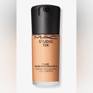 New! M.A.C Studio Fix Fluid SPF15 24HR Matte Foundation + Oil Control NC35